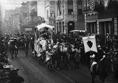 Mardi Gras Tag, Rex passiert die Camp Street, New Orleans, ca. 1900-06 von Detroit Publishing Co.